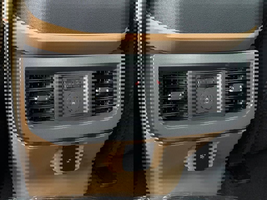 New 2026 Ford F250 Lariat w/ Lariat Ultimate Package image 30