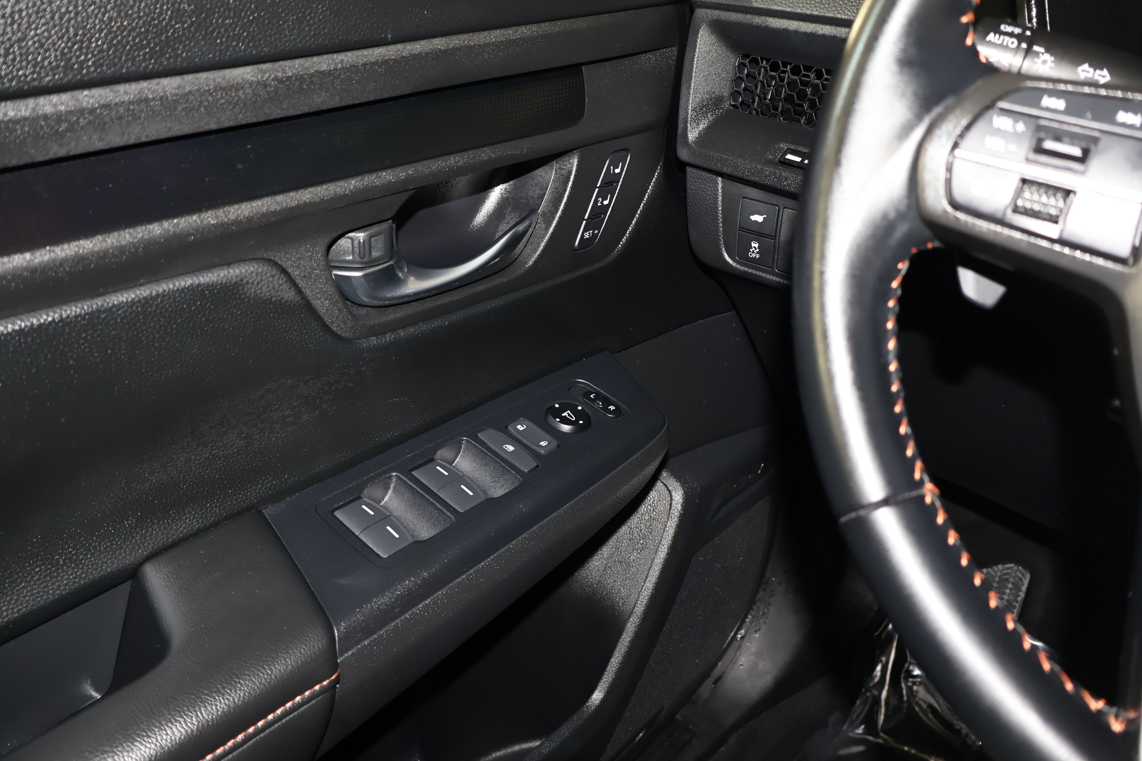 Used 2025 Honda CR-V Sport-L image 33