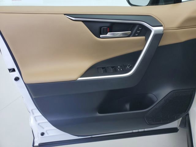 Used 2020 Toyota RAV4 Limited image 22