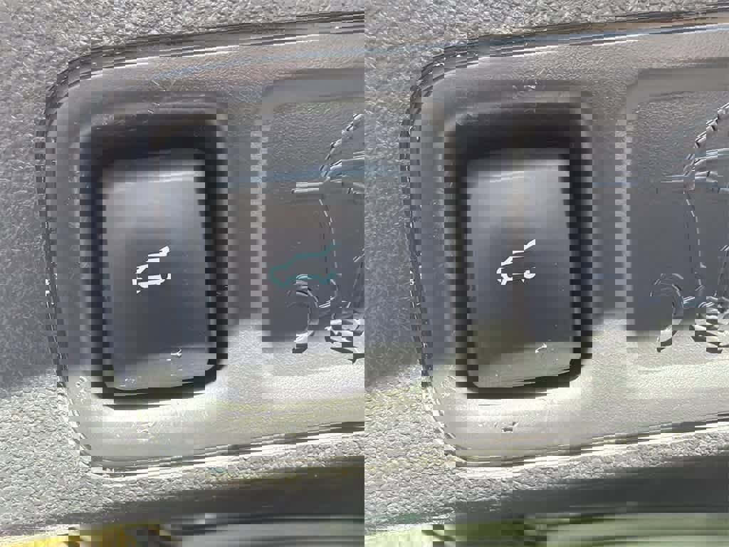 Used 2023 Ford Expedition Limited image 17