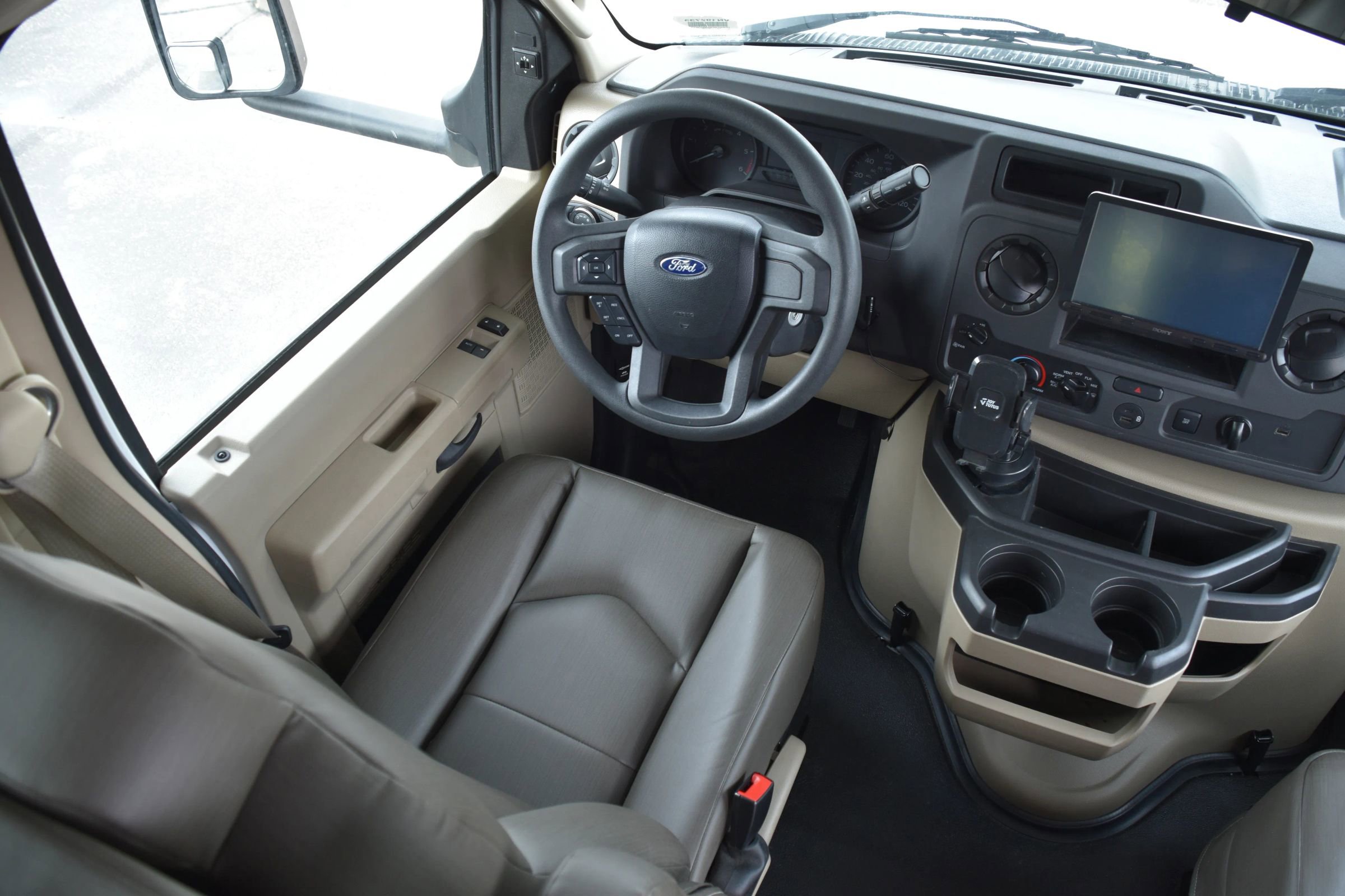 Used 2024 Ford E-450 and Econoline 450 Super Duty w/ Motorhome Prep Package RWD image 28