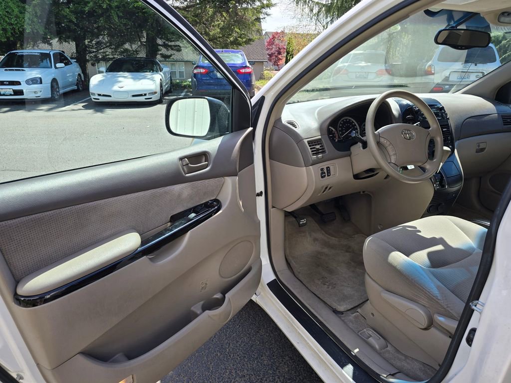 Used 2005 Toyota Sienna LE FWD image 6