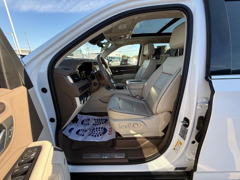 Used 2024 GMC Yukon Denali w/ Advanced Technology Package AWD/4WD image 32