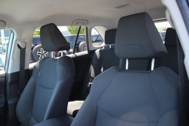 Used 2024 Toyota RAV4 LE AWD/4WD image 21
