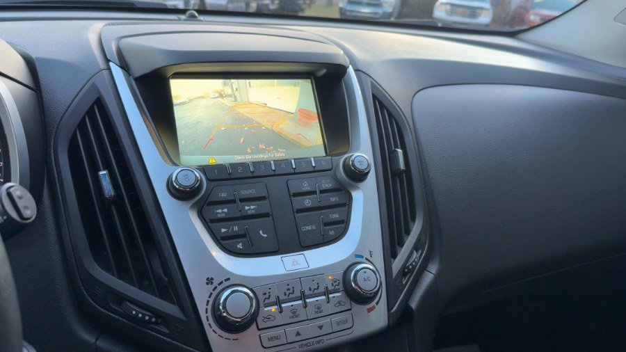 Used 2017 Chevrolet Equinox LS image 17