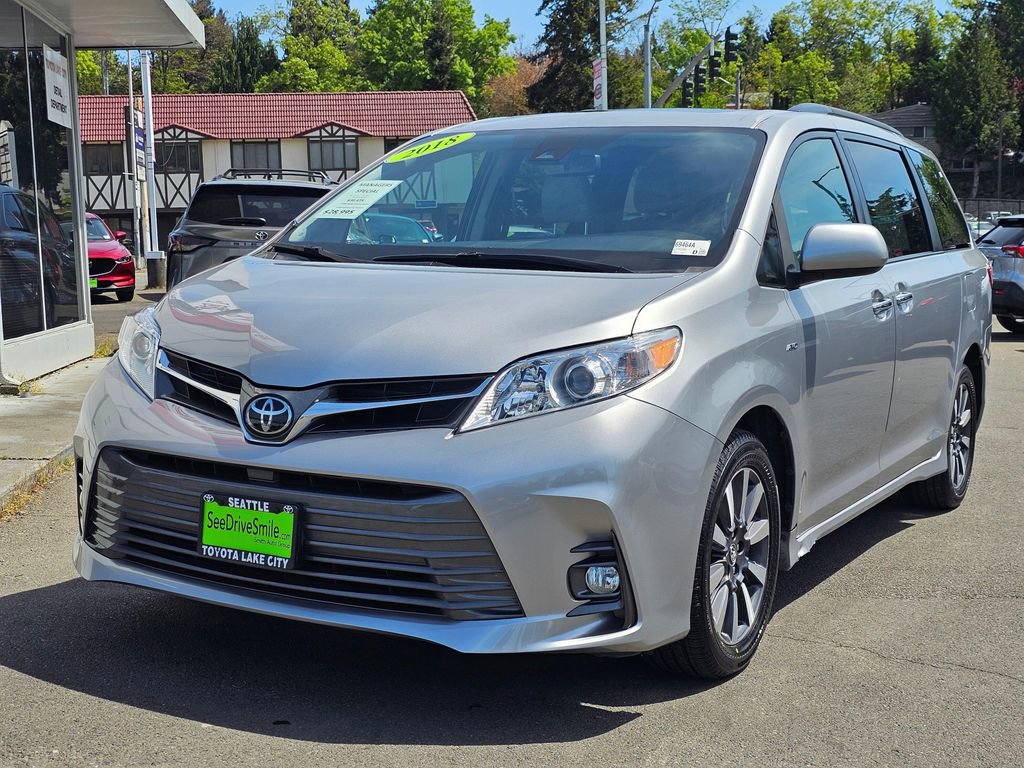 Used 2018 Toyota Sienna XLE w/ XLE Navigation Package AWD/4WD image 3