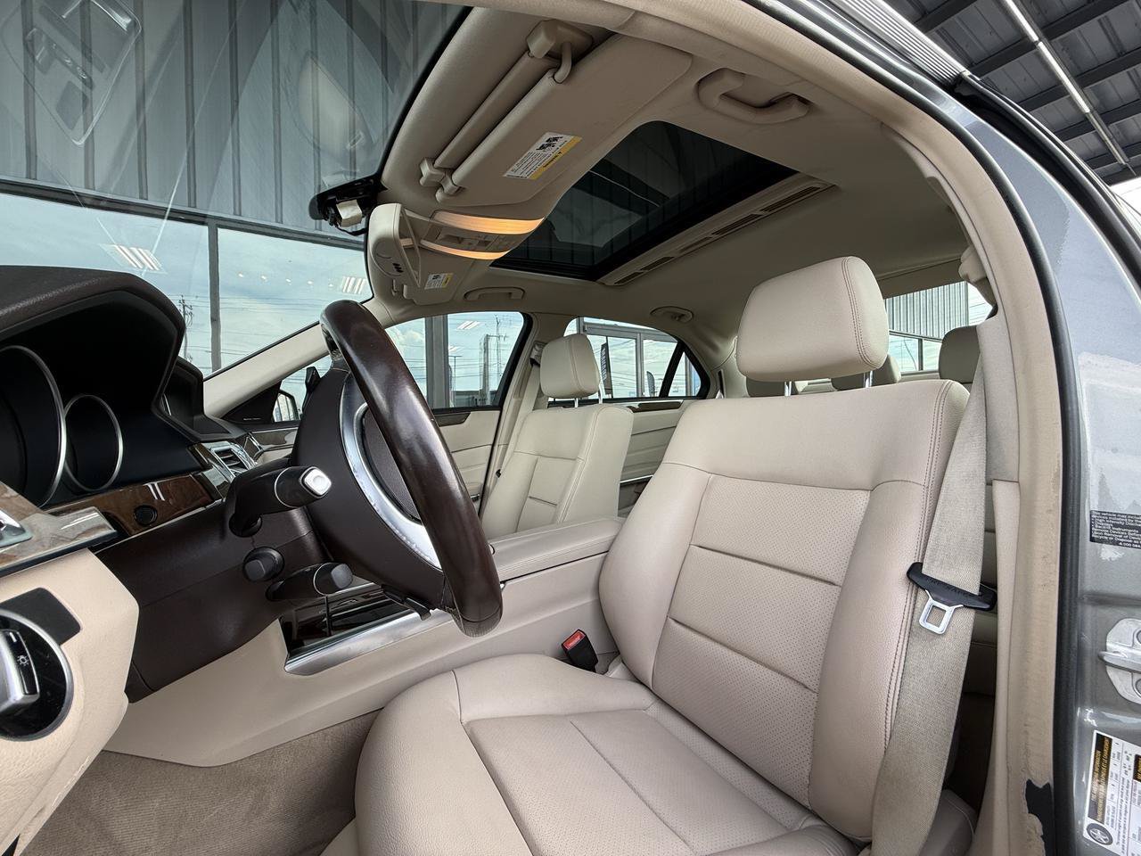 Used 2014 Mercedes-Benz E 350 4MATIC Sport image 13