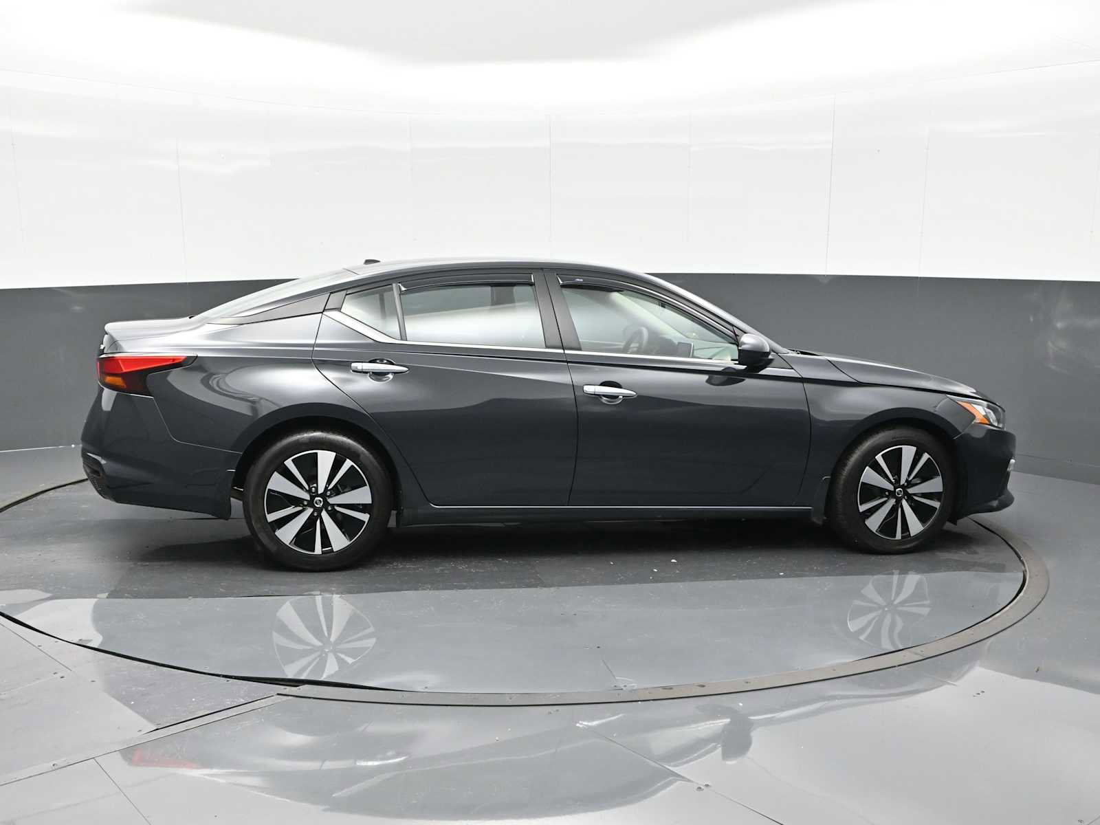 Used 2022 Nissan Altima 2.5 SV image 9