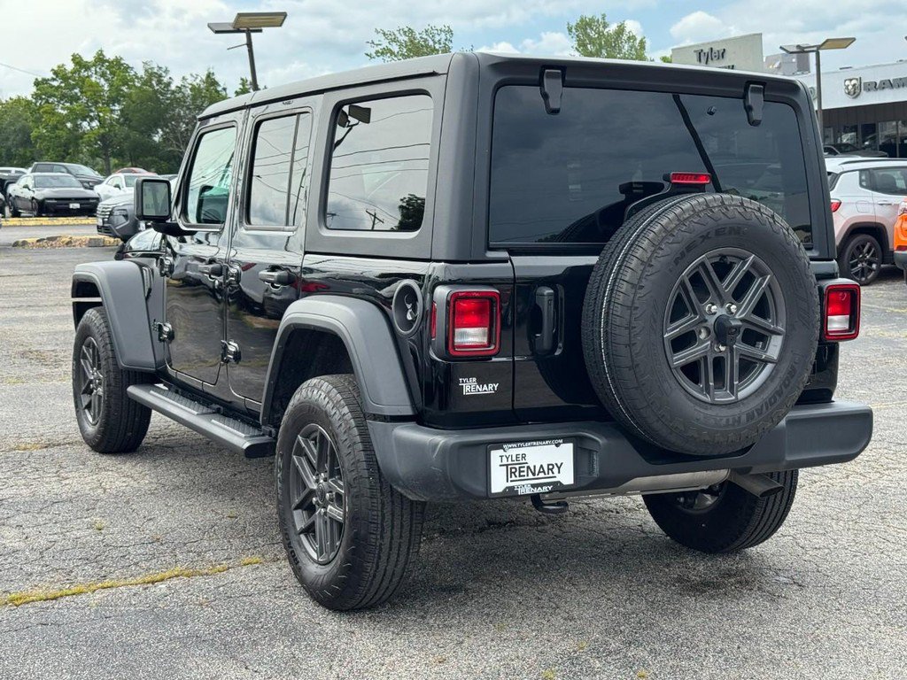 Used 2024 Jeep Wrangler Unlimited Sport AWD/4WD image 7