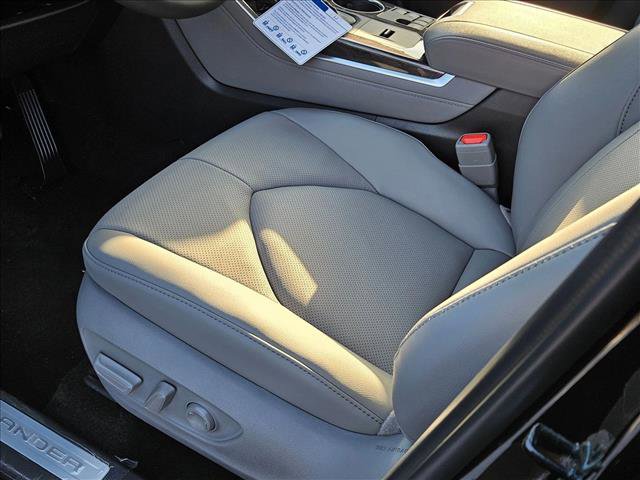 New 2026 Toyota Highlander Limited AWD/4WD image 4