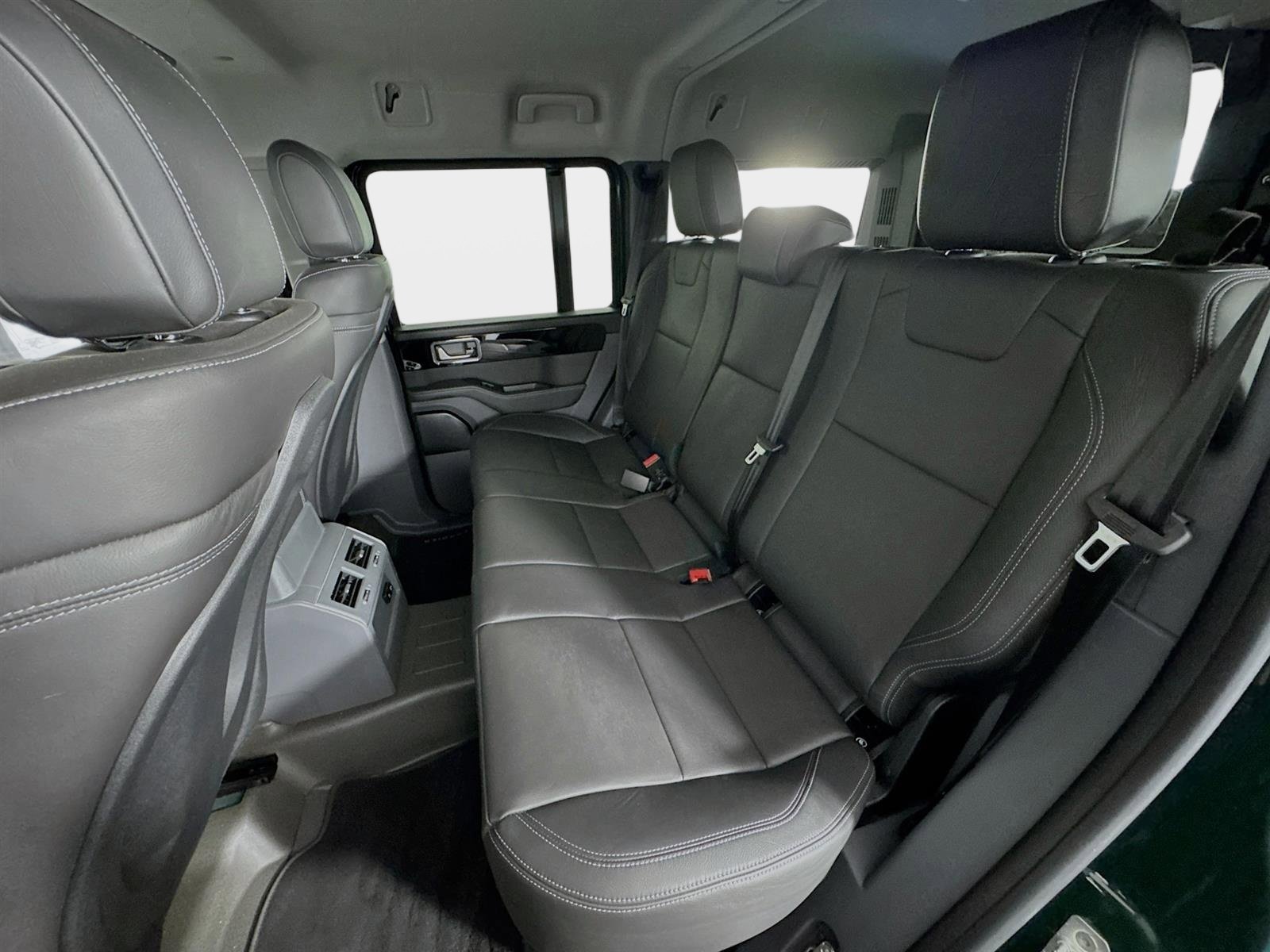 Used 2025 INEOS Grenadier Fieldmaster Edition image 21