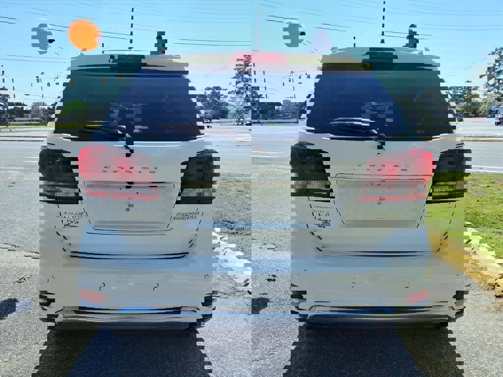 Used 2017 Dodge Journey Crossroad image 3