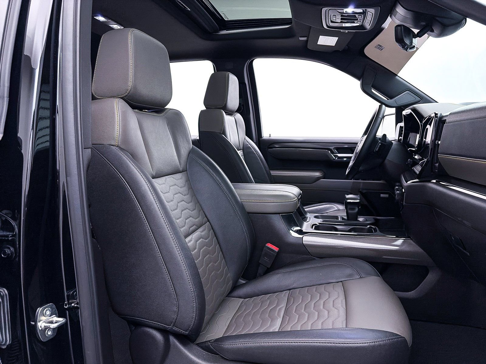 Used 2024 Chevrolet Silverado 1500 ZR2 w/ Technology Package image 39