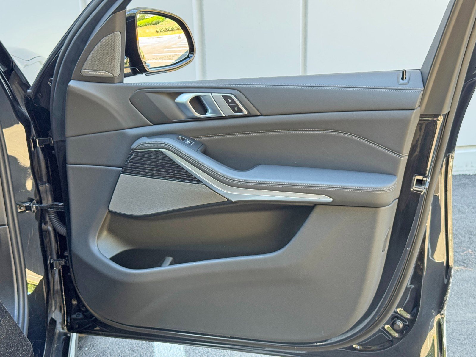 Used 2024 BMW X5 sDrive40i w/ M Sport Package RWD image 44