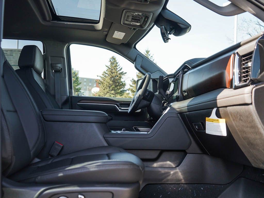 New 2025 GMC Sierra 3500 Denali w/ Denali Reserve Package image 9
