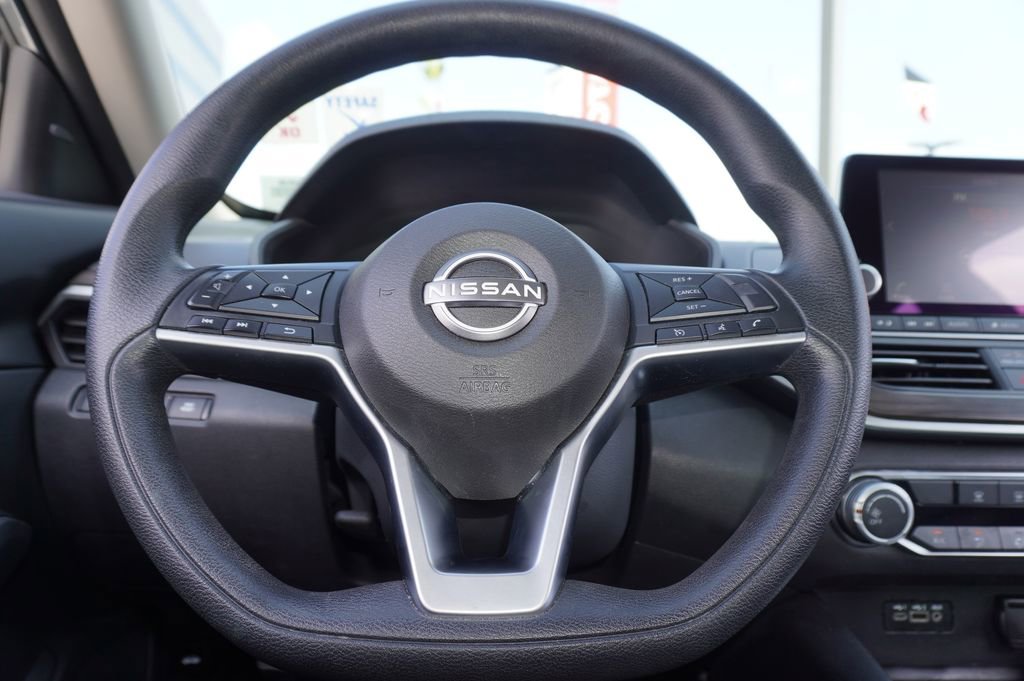 Used 2024 Nissan Altima 2.5 SV FWD image 19