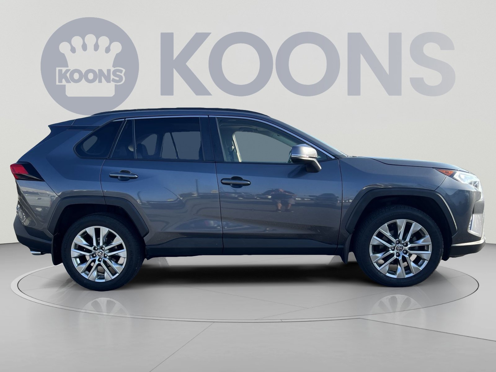 Used 2020 Toyota RAV4 XLE Premium AWD/4WD image 8