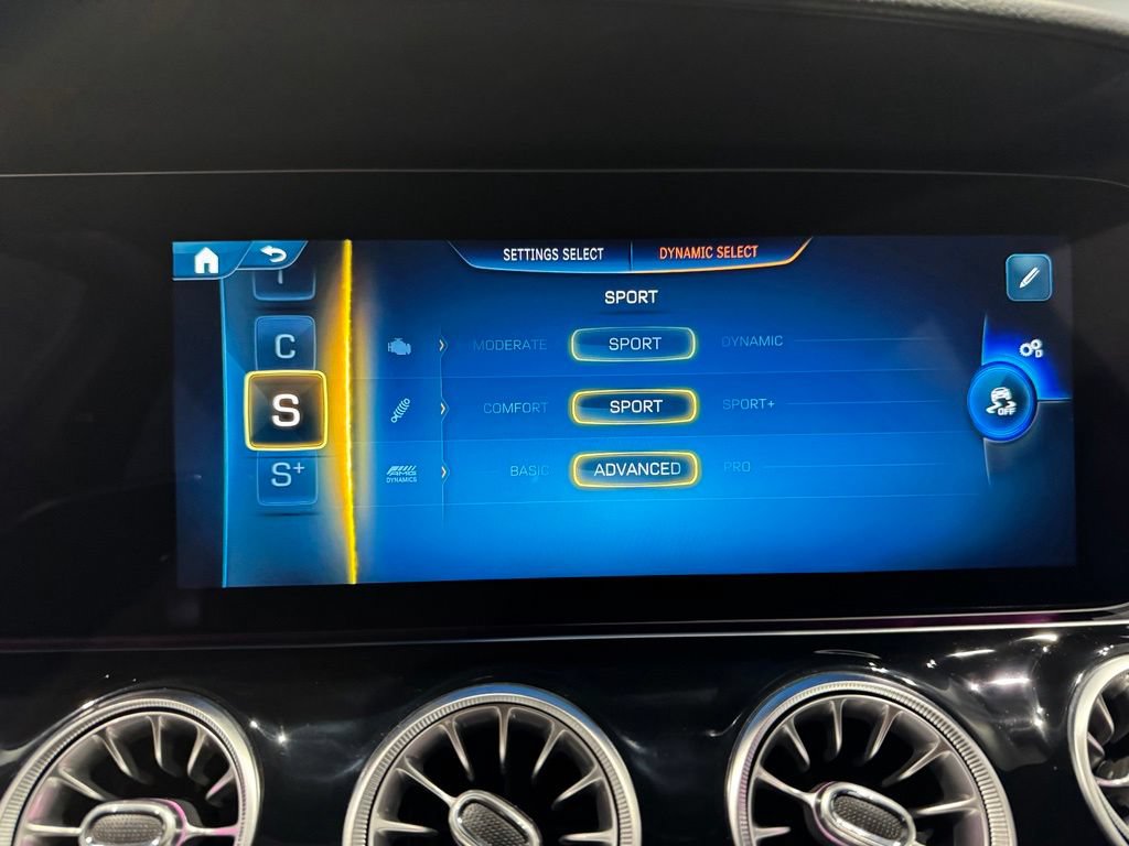 Used 2026 Mercedes-Benz AMG GT 43 w/ Driver Assistance Package image 24