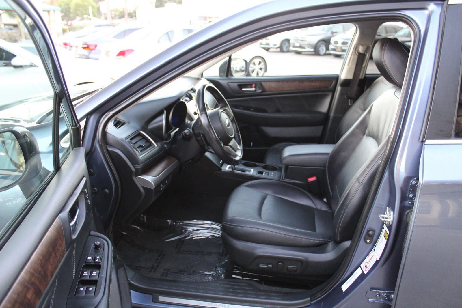 Used 2018 Subaru Outback 2.5i Limited AWD/4WD image 9
