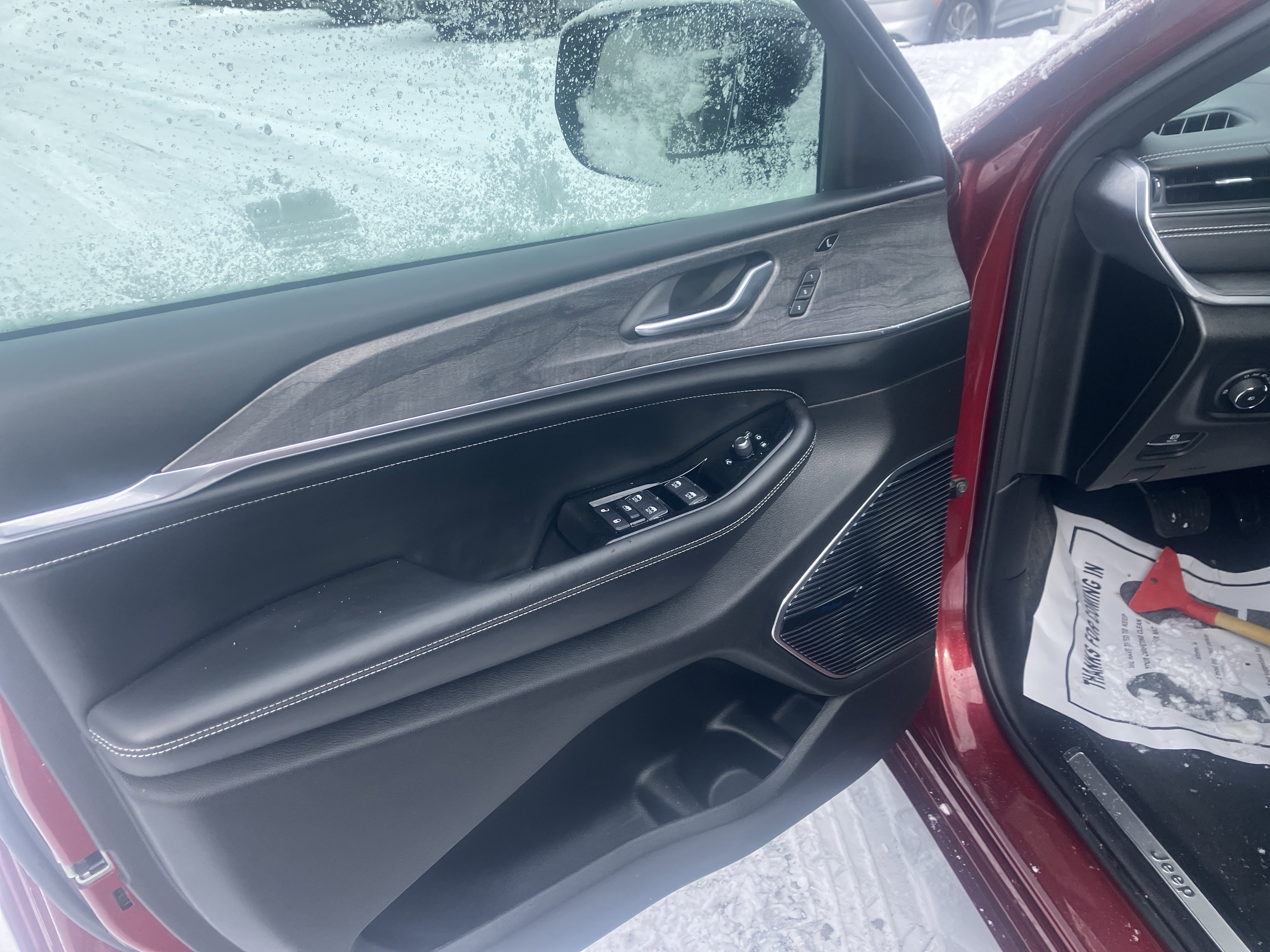 Used 2021 Jeep Grand Cherokee L Overland w/ Luxury Tech Group IV image 24