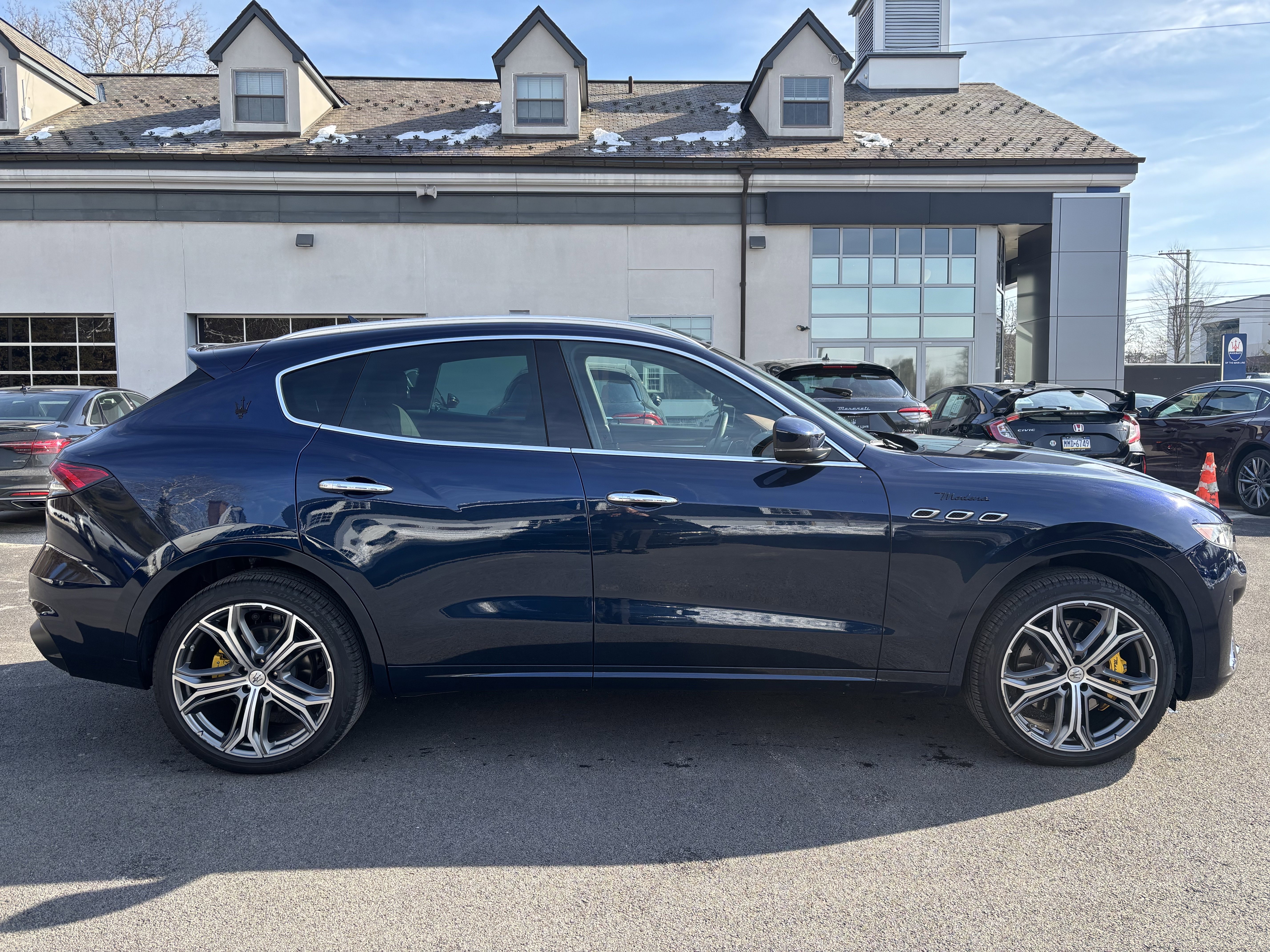 Used 2022 Maserati Levante Modena AWD/4WD image 5