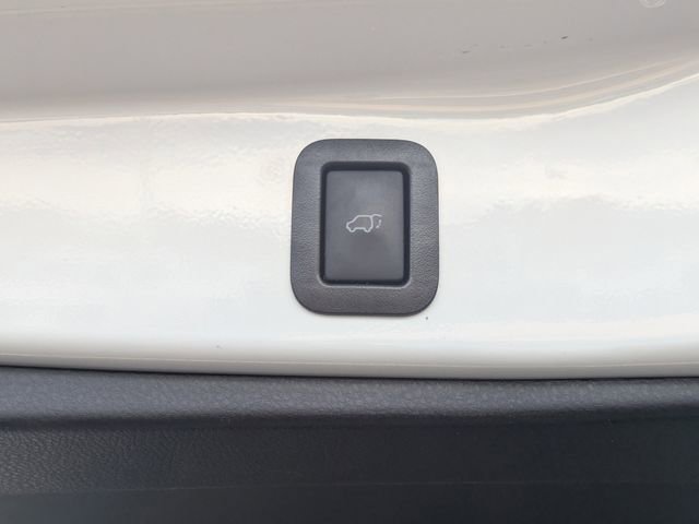 Used 2019 Toyota Highlander XLE image 14