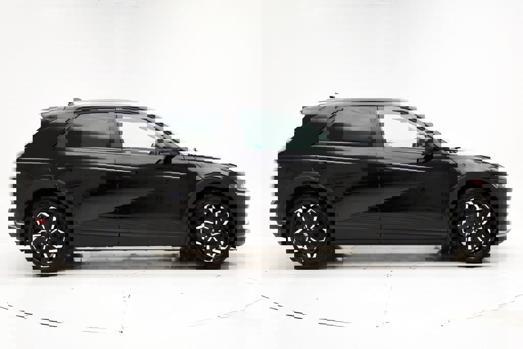 Used 2024 Hyundai Ioniq 5 SE AWD/4WD image 3