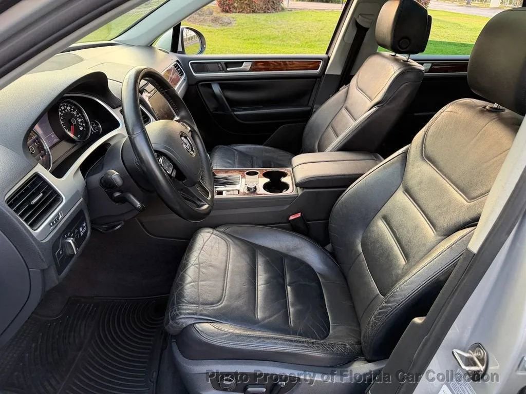 Used 2011 Volkswagen Touareg TDI image 34