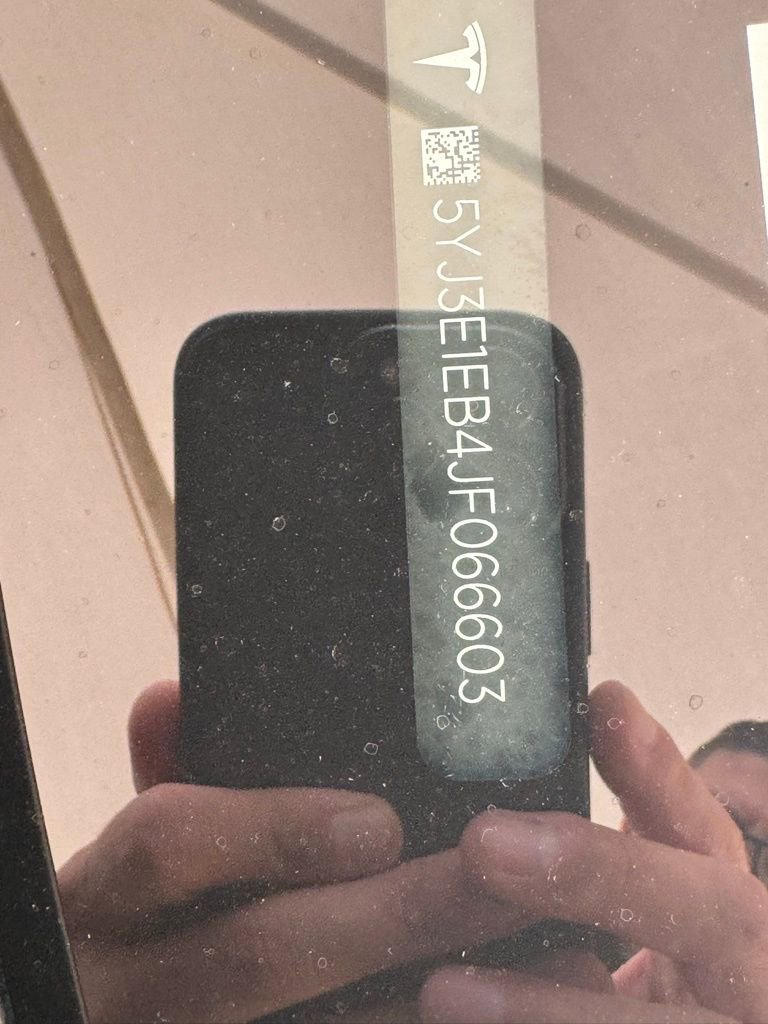 Used 2018 Tesla Model 3 Long Range image 34