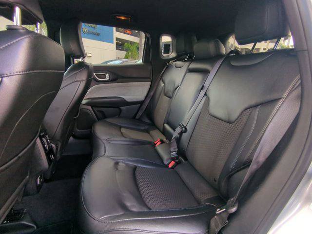 Certified 2024 Jeep Compass Latitude AWD/4WD image 15