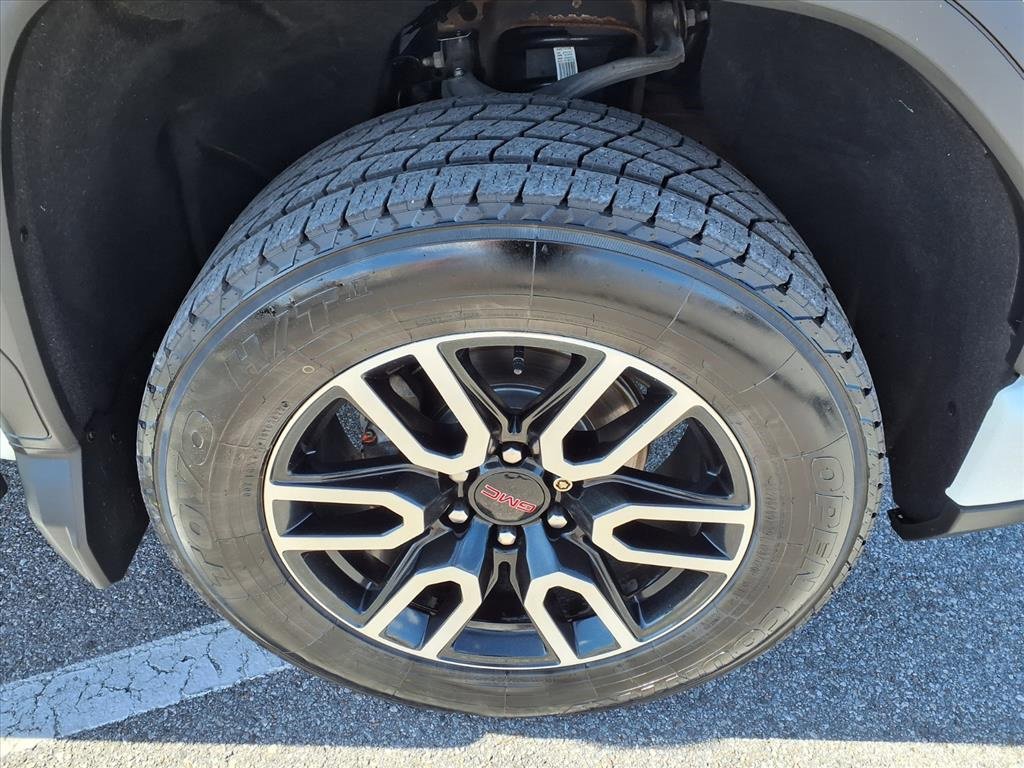 Used 2022 GMC Sierra 1500 AT4 w/ Sierra Safety Plus Package image 9