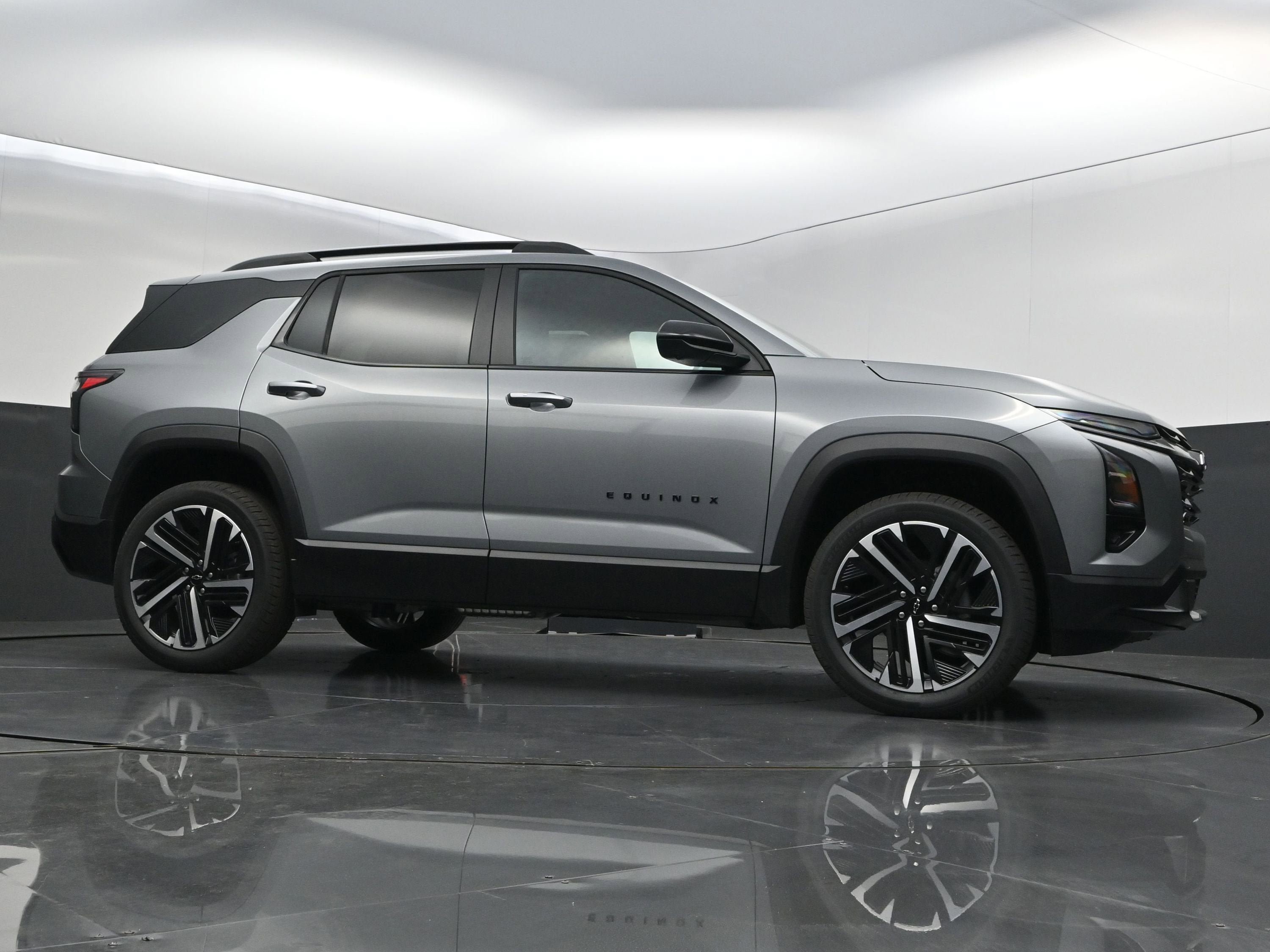 New 2026 Chevrolet Equinox RS w/ Safety and Technology Package AWD/4WD image 43