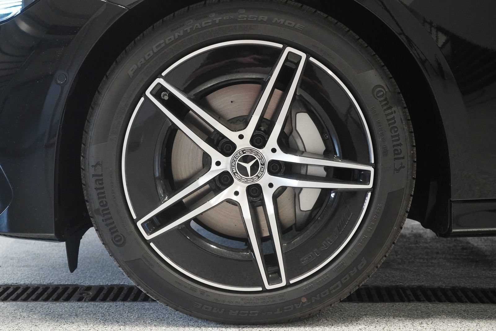 New 2027 Mercedes-Benz E 350 4MATIC Sedan image 11