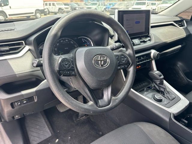 Used 2023 Toyota RAV4 LE AWD/4WD image 15