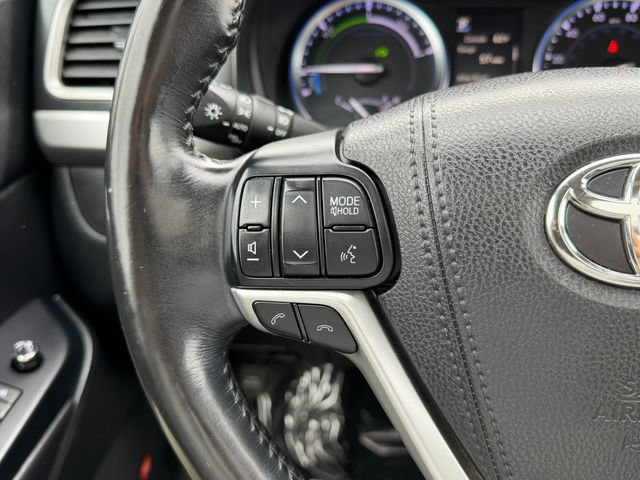 Used 2017 Toyota Highlander Limited Platinum AWD/4WD image 18