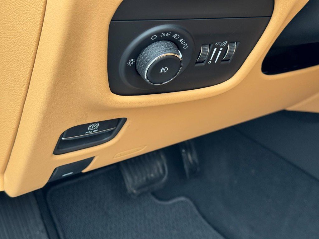 New 2026 Jeep Grand Cherokee L Summit image 18