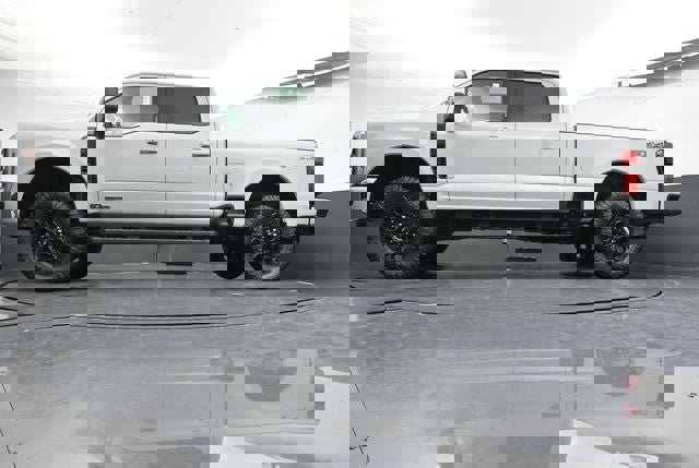 New 2026 Ford F250 Lariat w/ Black Appearance Package image 32