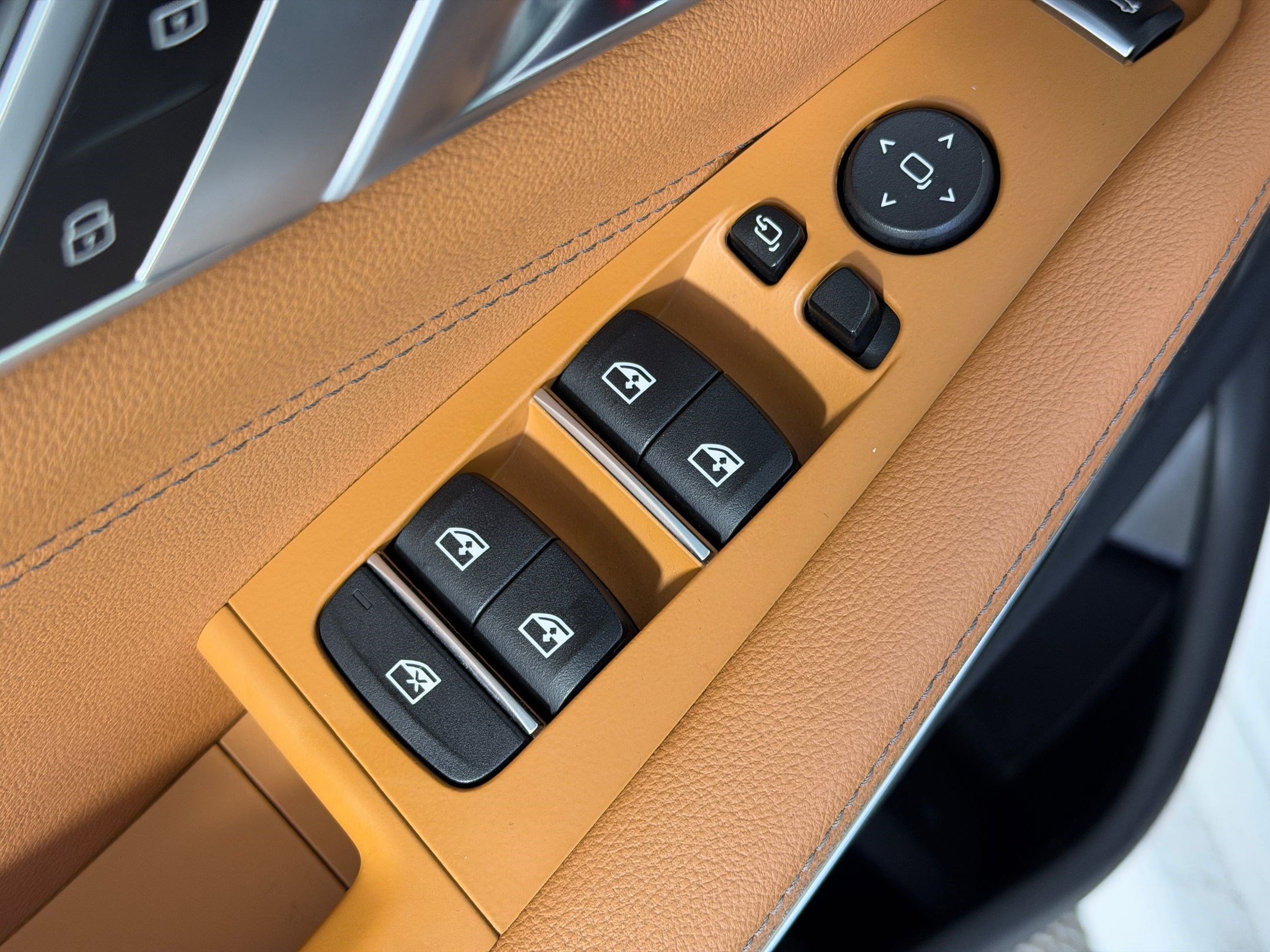 Used 2022 BMW X5 xDrive40i w/ M Sport Package image 24