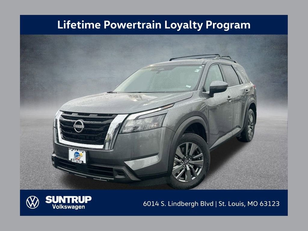 Used 2024 Nissan Pathfinder SV image 1