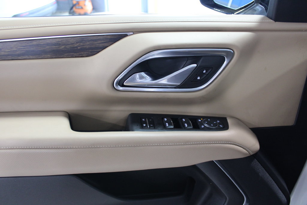 Used 2023 Chevrolet Suburban Premier AWD/4WD image 6