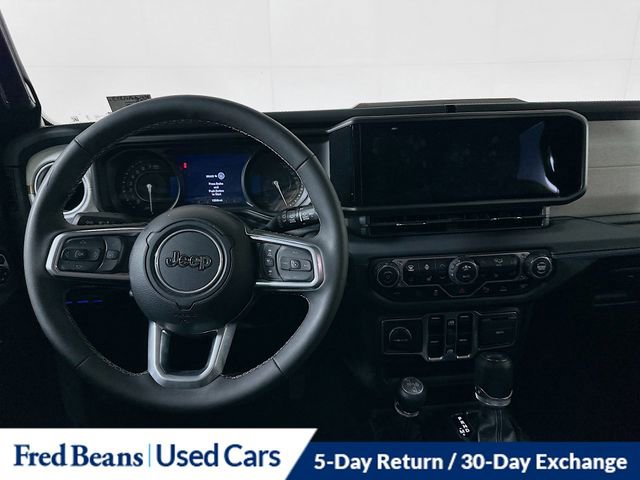 Used 2025 Jeep Wrangler Unlimited Sahara w/ Safety Group AWD/4WD image 23