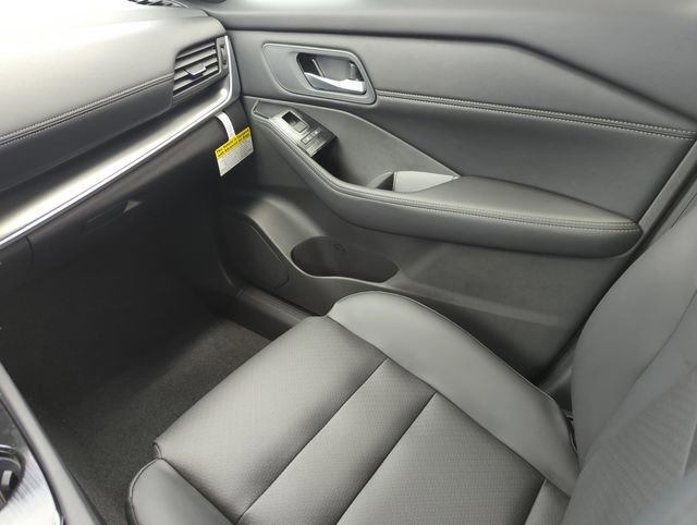 New 2026 Nissan Rogue SV FWD image 25