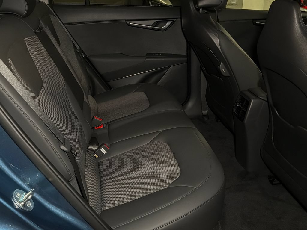 Certified 2024 Kia Niro Wind w/ Wind Preserve Package FWD image 15