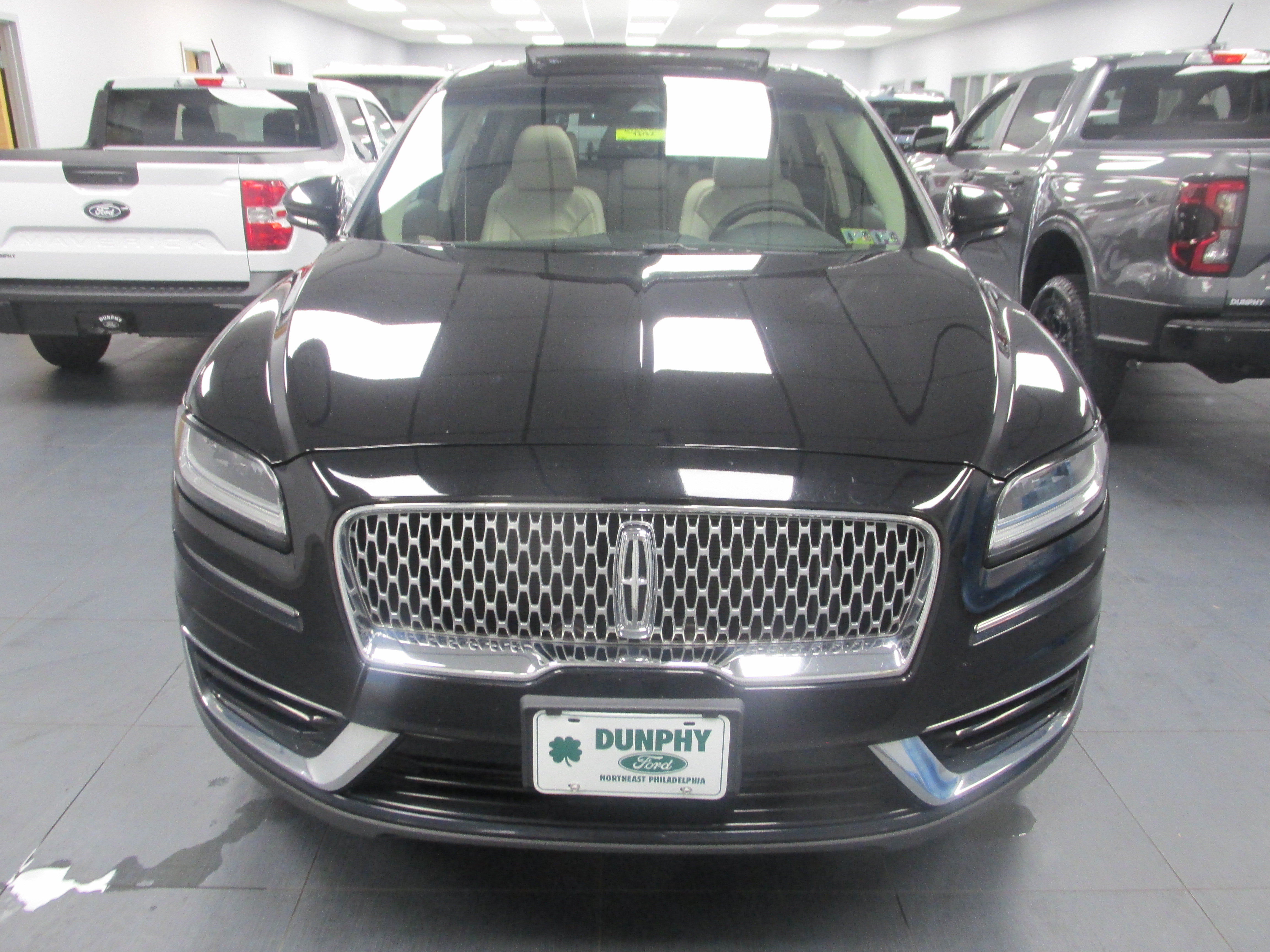 Used 2019 Lincoln Nautilus Select AWD/4WD image 2