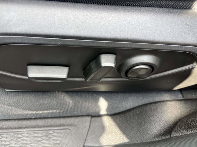 Certified 2023 Jeep Grand Cherokee L Laredo w/ Luxury Tech Group I image 17