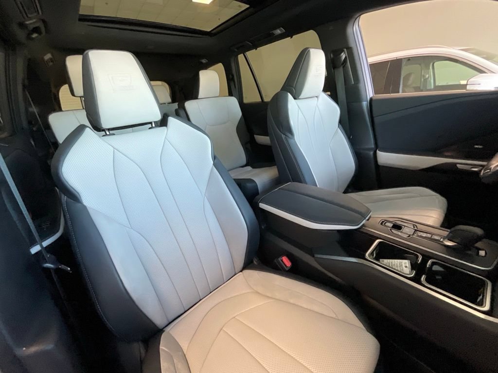 Used 2025 Lexus TX 500h AWD w/ Technology Package image 21