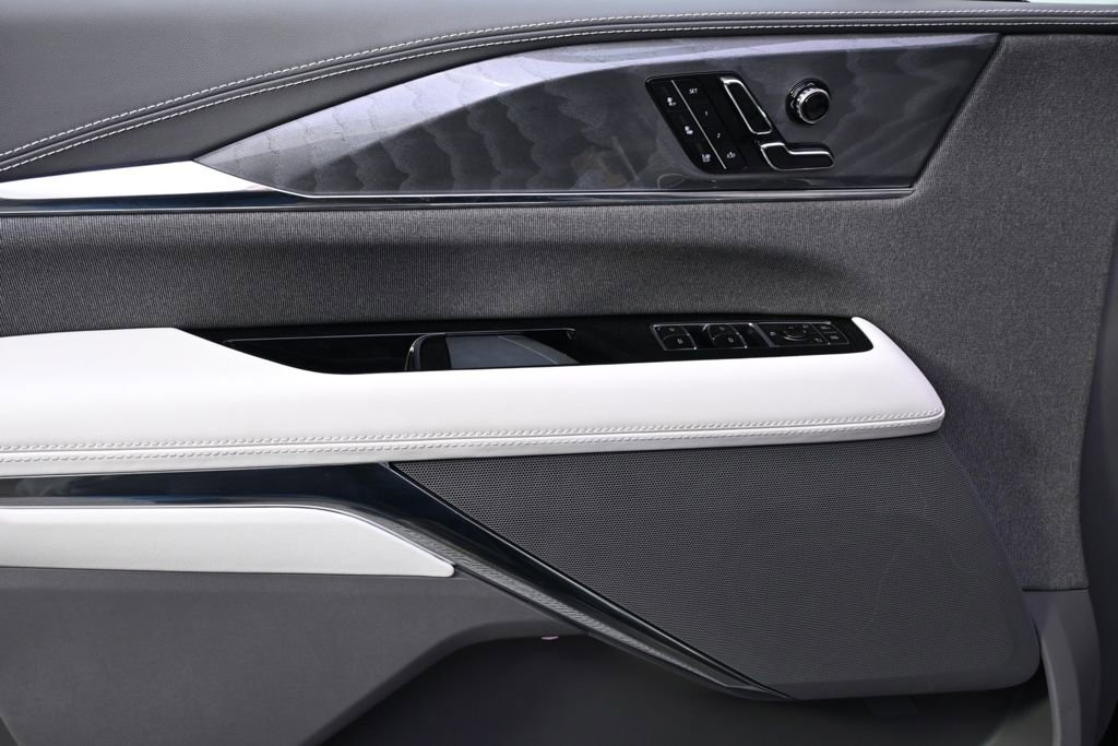 New 2025 Cadillac Escalade IQ Sport 1 w/ LPO, ONYX Package image 23