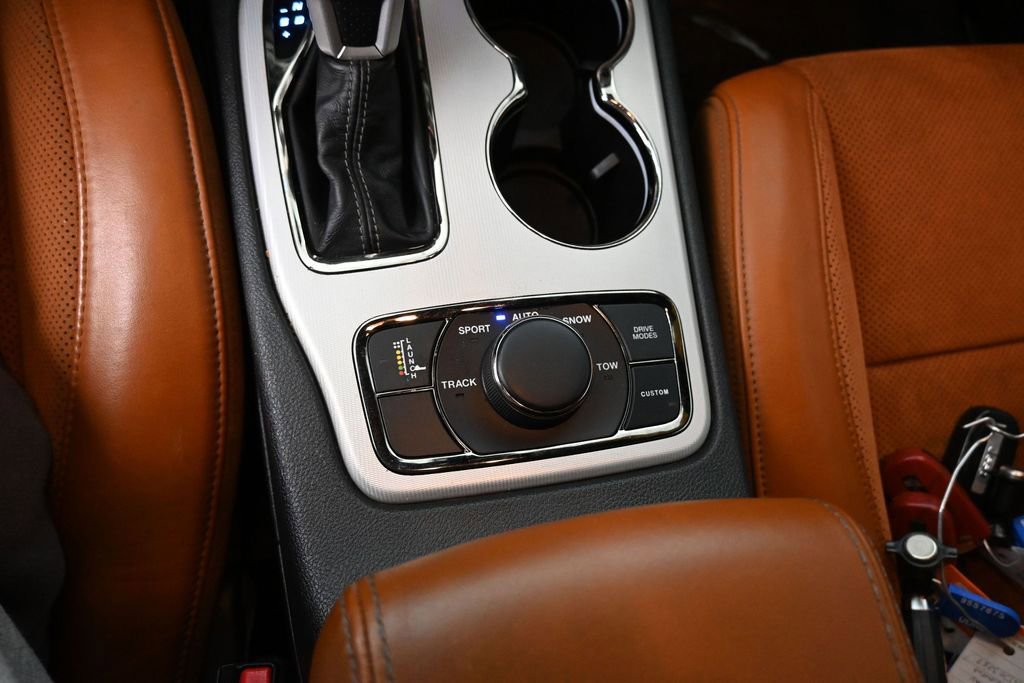 Used 2018 Jeep Grand Cherokee Trackhawk AWD/4WD image 39