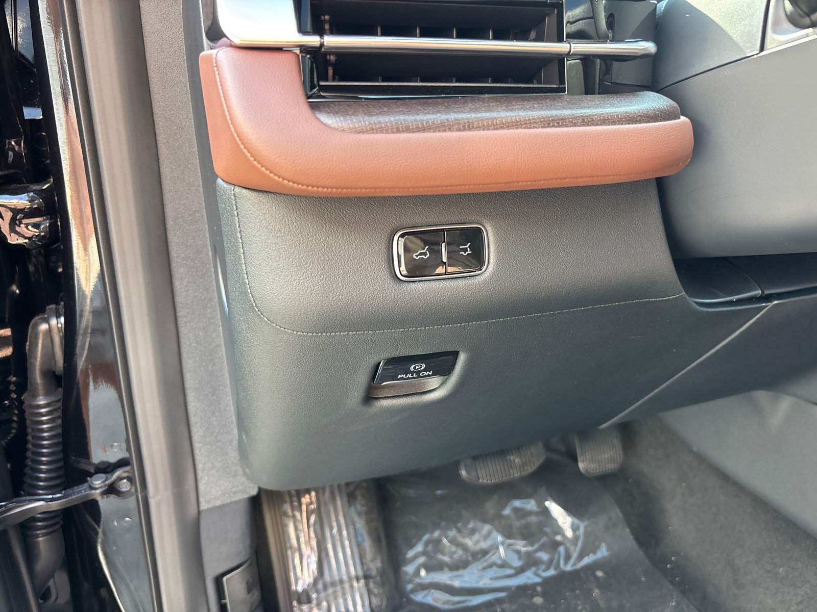 New 2027 Lincoln Navigator Reserve AWD/4WD image 13
