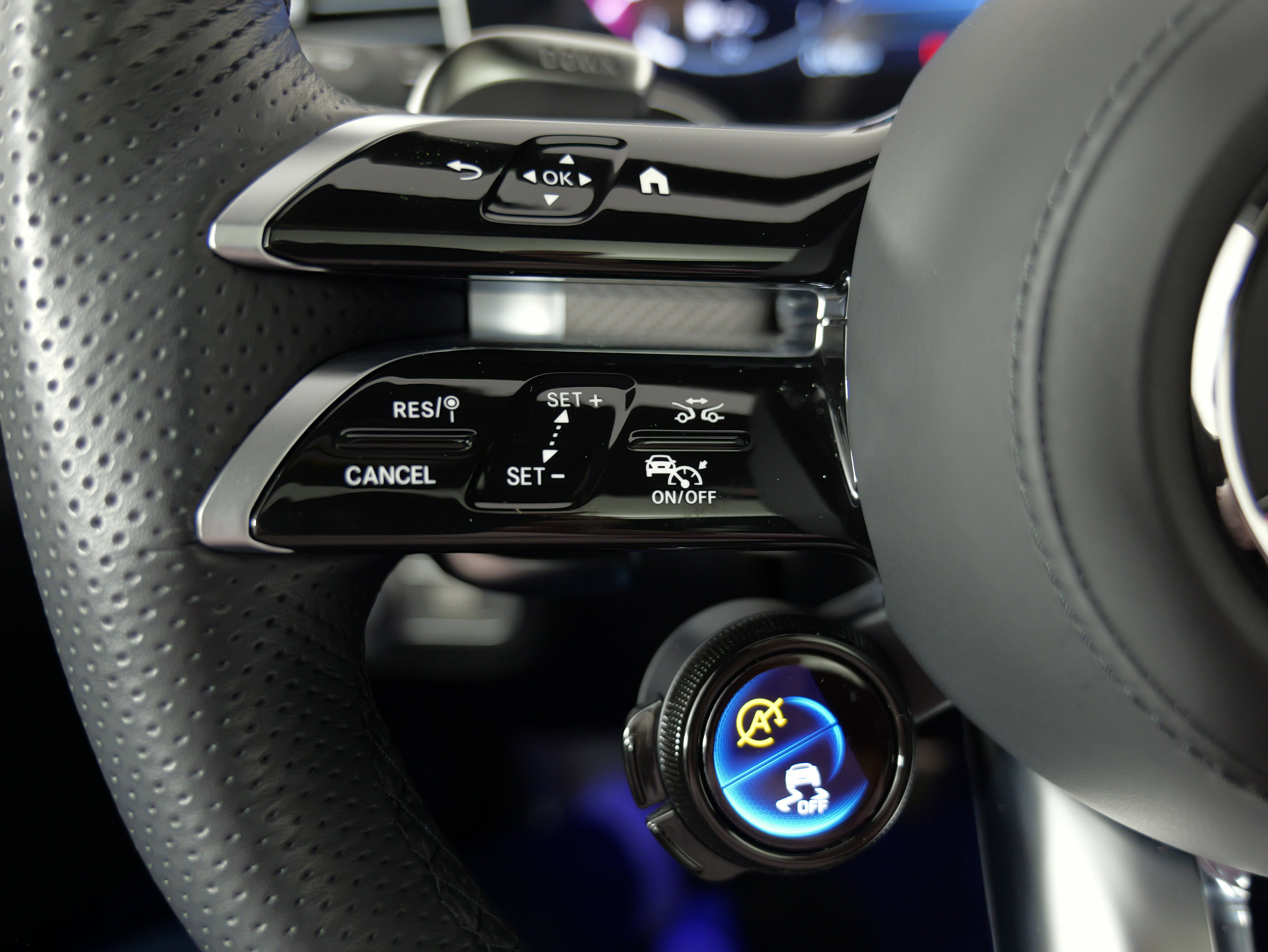 Used 2024 Mercedes-Benz GLE 53 AMG 4MATIC Coupe w/ Driver Assistance Package image 37
